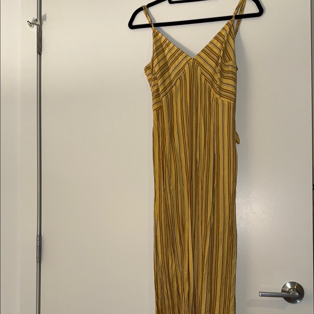 Amuse Society Yellow and Black Sundress Sleeveless V-Neck